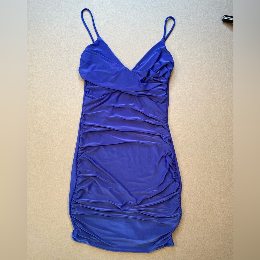 NWT Windsor mini dress, blue, bodycon, ruched sides, v neck, size small
